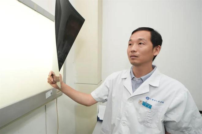 杏彩体育，因这个常见健身器材男子进了手术室！专家发出提醒