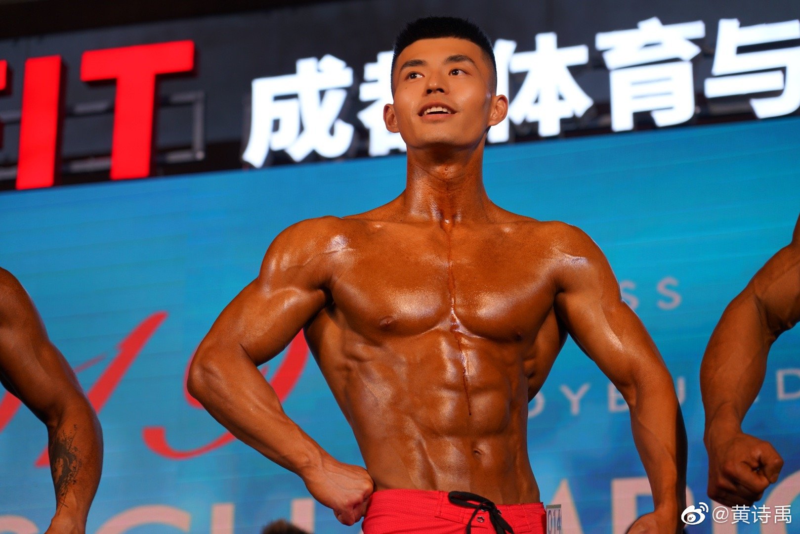 杏彩体育，型男大赏II共12张肌肉美图的型男来啦快来瞧瞧